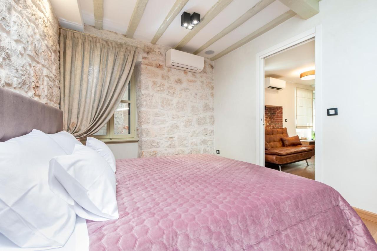 Dc II Downtown Apartment โรวีน ภายนอก รูปภาพ