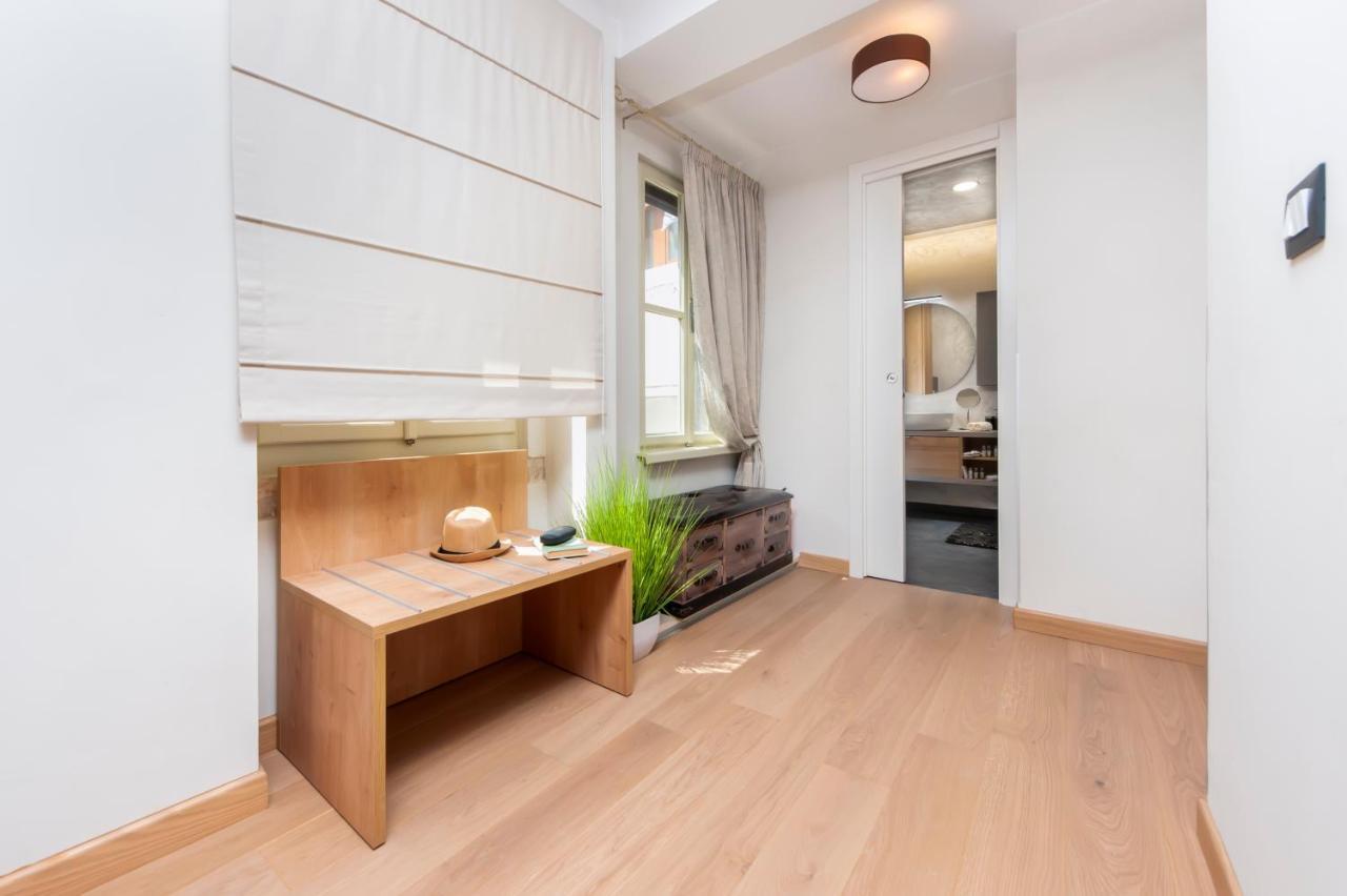 Dc II Downtown Apartment โรวีน ภายนอก รูปภาพ