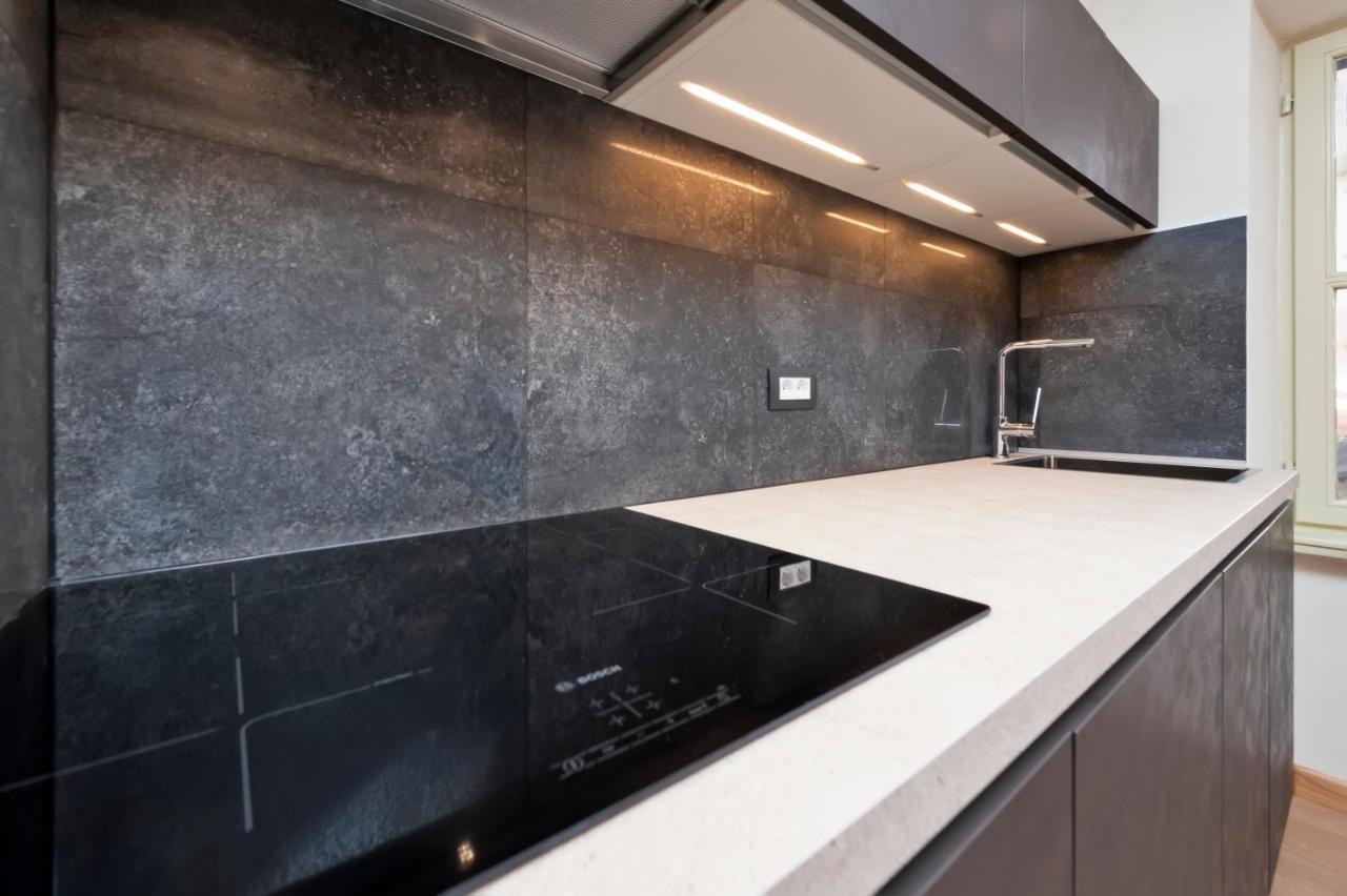 Dc II Downtown Apartment โรวีน ภายนอก รูปภาพ