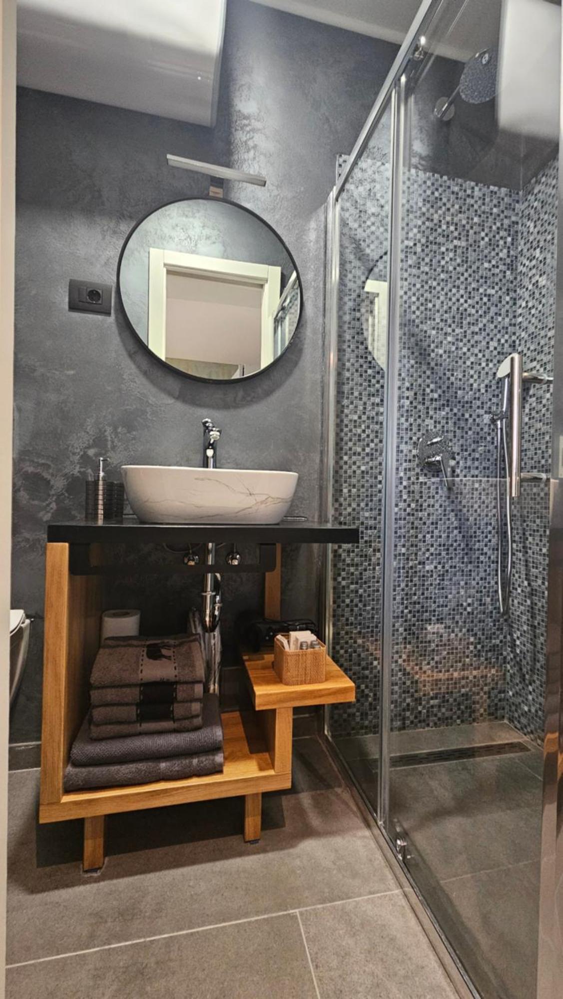 Dc II Downtown Apartment โรวีน ห้อง รูปภาพ
